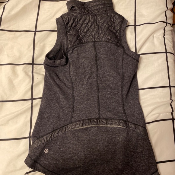 Lululemon Exclusive Speed Up Athletic Vest - Picture 2 of 4